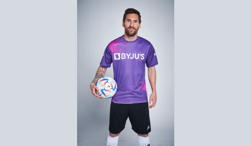 BYJU\'S, Leo Messi, Đại sứ Toàn cầu Hãy cùng chiêm ngưỡng hình ảnh về Leo Messi - đại sứ Toàn cầu của BYJU\'S! Chàng tiền đạo nổi tiếng với vẻ ngoài phong trần và tài năng bậc nhất trong lịch sử bóng đá. Điều đặc biệt hơn, Messi đã kết hợp với BYJU\'S - một ứng dụng học tập đa dạng và tuyệt vời! Hãy tham gia ngay để khám phá thêm nhiều bí mật đang chờ bạn!